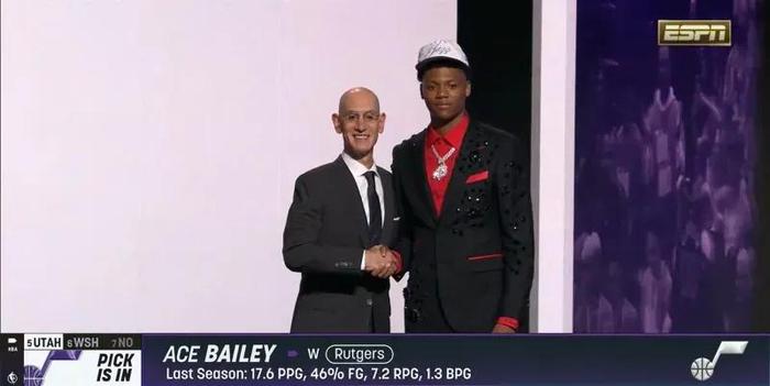 27+37！巨变态的新秀！库里詹姆斯麦迪合体！狂，让他狂！