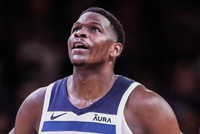 开云体育登陆入口-魔术师回怼爱德华兹狂妄言论：不和没冠军的人对话