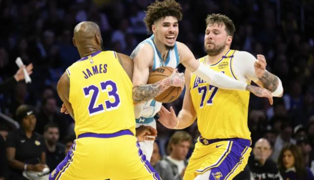 开云体育网页-詹姆斯解释东契奇低迷表现：刚复出+对战术不熟悉