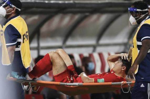 明天受伤足协领导亲自过问 回国后安排最好的治疗